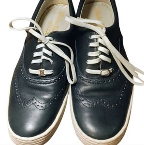 Salvatore Ferragamo Leather Sneakers (4.5 "Big Boy Size)